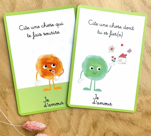 Jeu de cartes pour enfants qui favorisent l'affirmation de soi et la confiance en soi avec des personnages